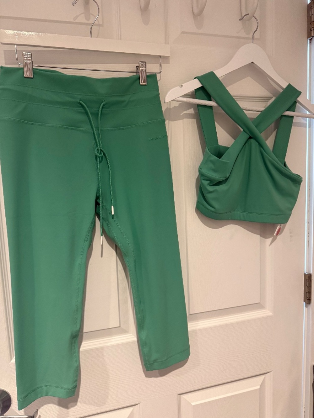Cream Yoga Sicily Capri leggings